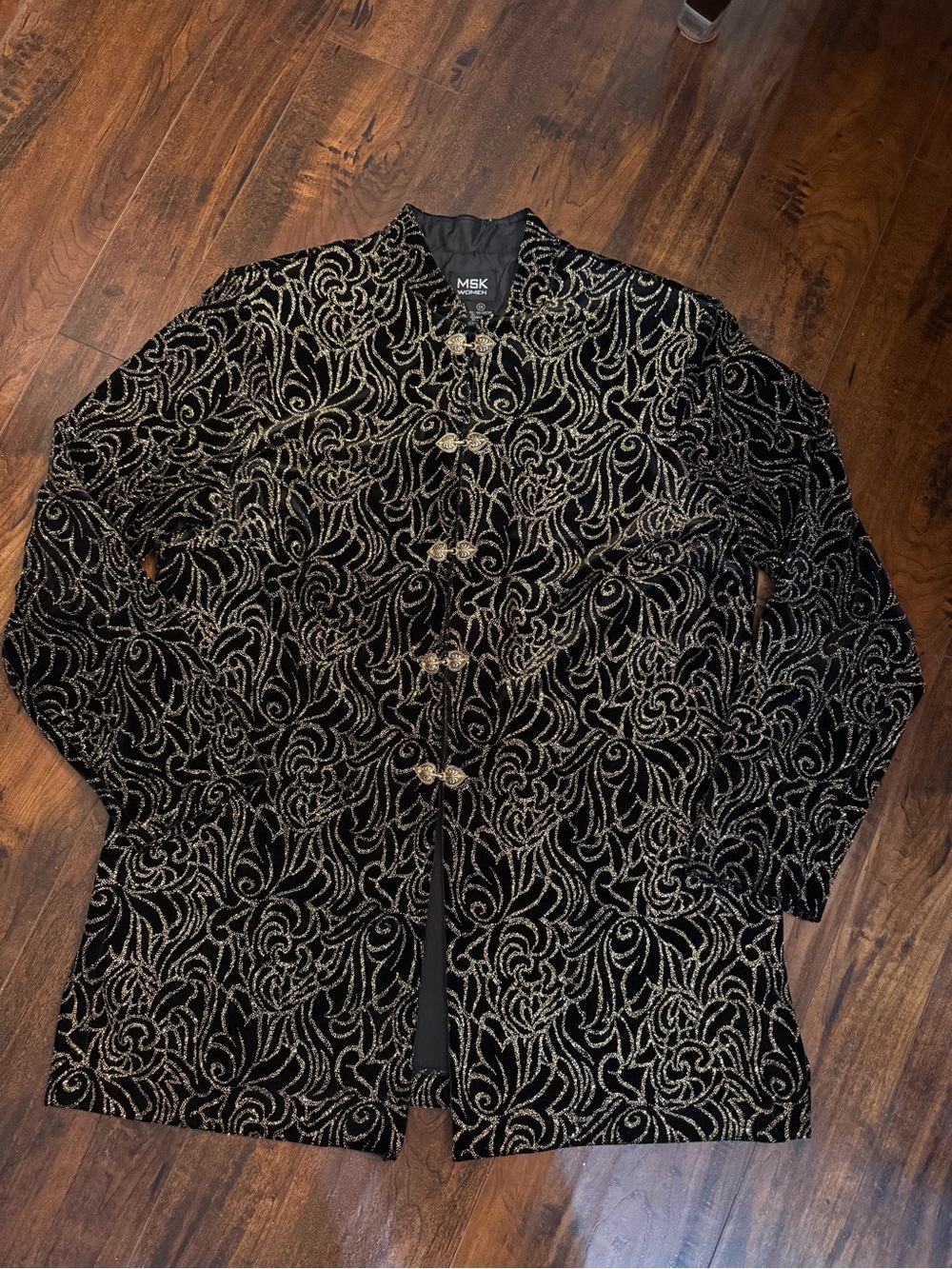 MSK Women Velvet Jacket
Black Gold Burnout Swirl
Frog Closure Evening Holiday 1X